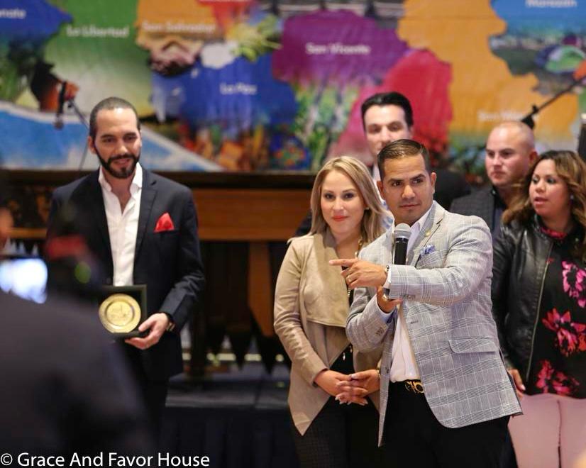 Reconocimiento entregado al presidente Nayib Bukele